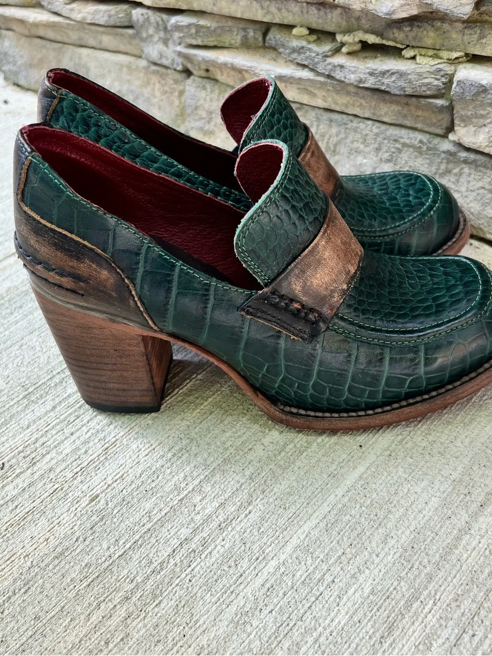 Freebird by Steven Green Croc-Textured Block Heel Loafers Shoes sz 8